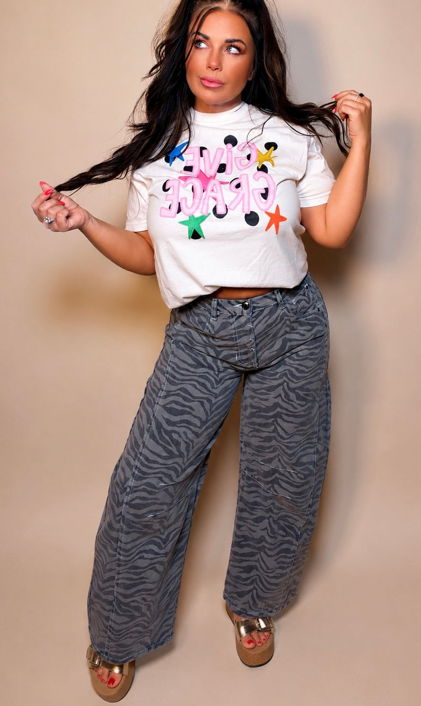 Give Grace Graphic Tee
